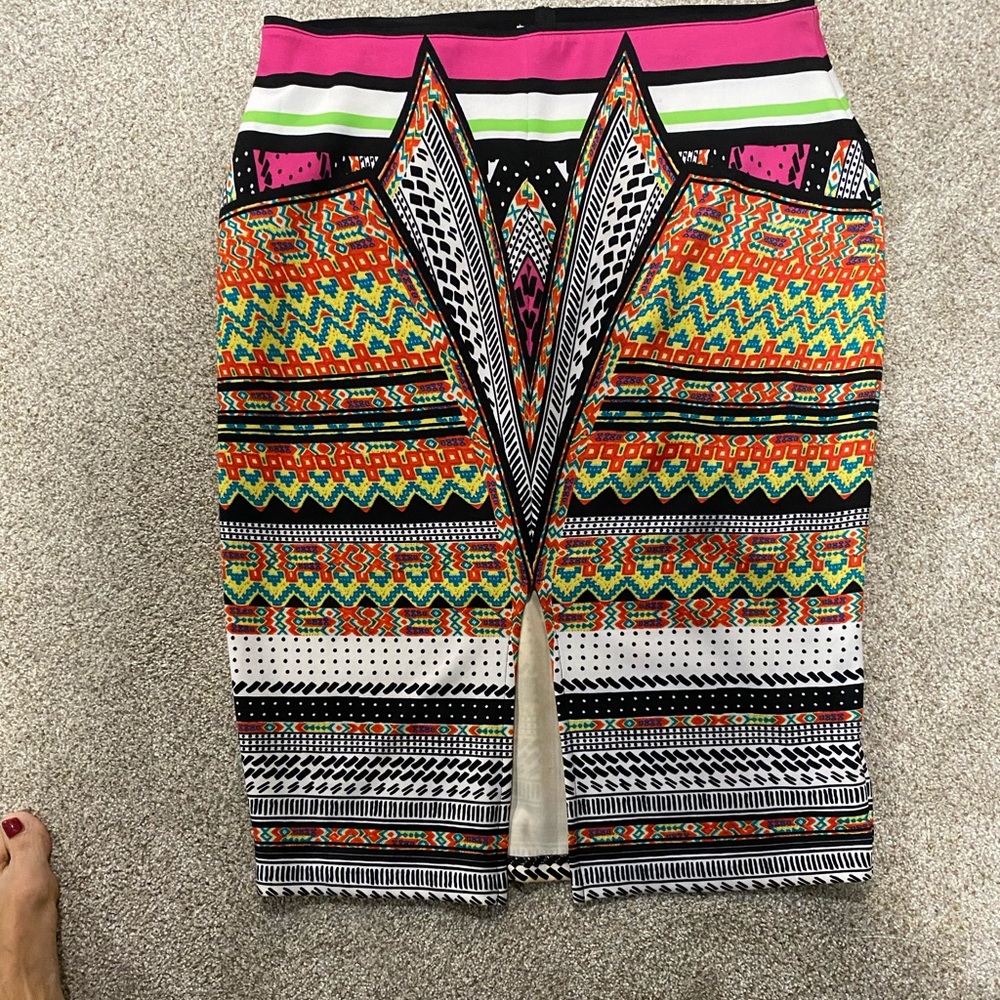 Bisou Bisou Pull on multicolored knit skirt